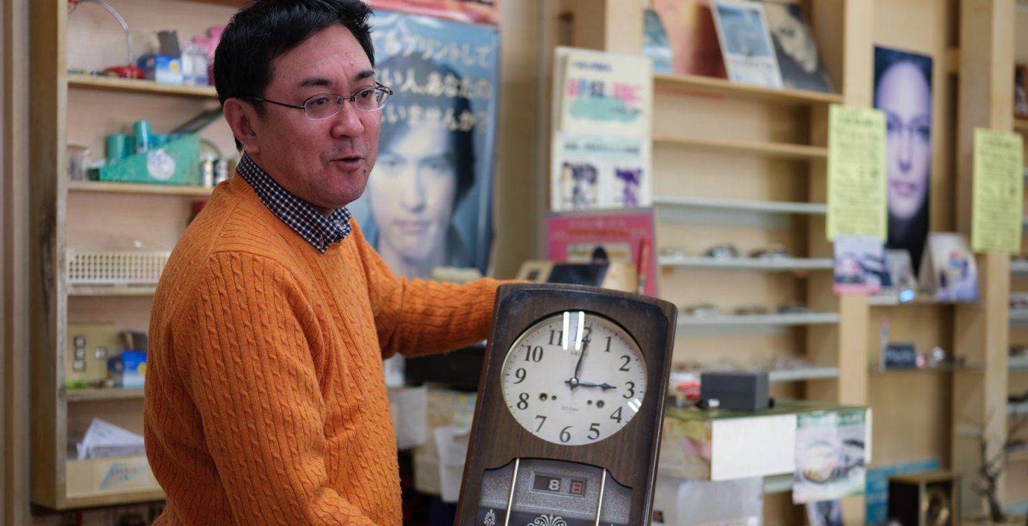 竹内時計店 | 三重県南伊勢町東宮にある時計電池交換、時計修理、証明写真、葬祭写真加工修正などを行っています。